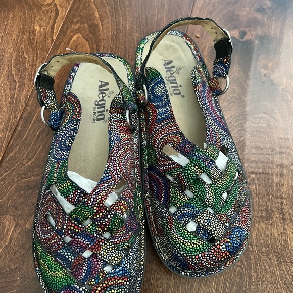 Algeria nursing shoes size 39 comfortable for all day shifts! Size 9 orig  $150 - Picture 2 of 6